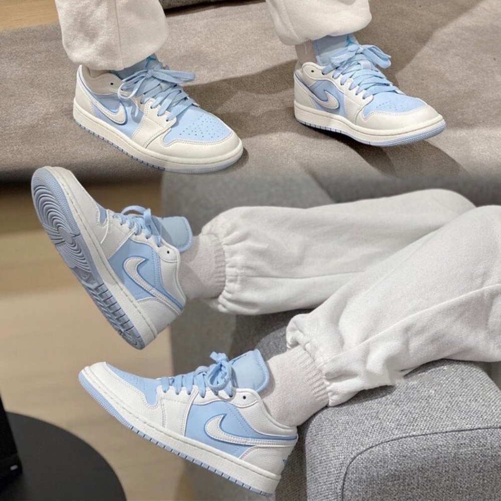 Air Jordan 1 Low SE Reverse Ice Blue Sail DV1299-104 Women’s Size 9 NIB - Picture 4 of 16